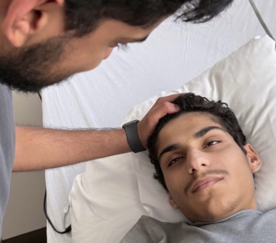 عملية جراحية معقدة.. شقيق غانم المفتاح يكشف تفاصيل جديدة عن حالته الصحية بعد العملية