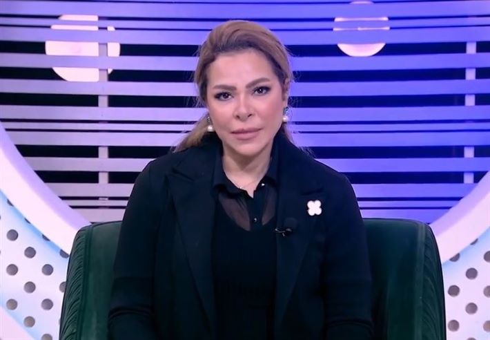 خاتم الماس.. الفنانة ألفت عمر تتعرض للسرقة أثناء إجازتها في باريس