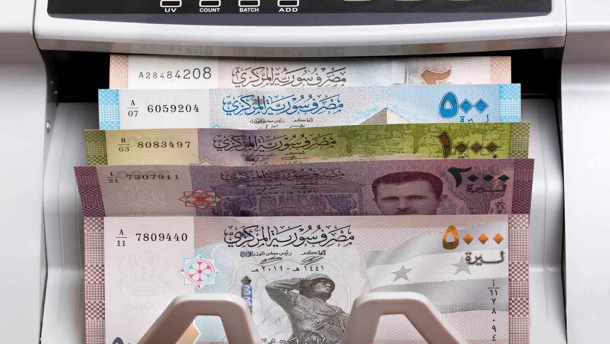 سوريا تصدر عملة جديدة بدون صفرين في ذكرى الإطاحة بالأسد