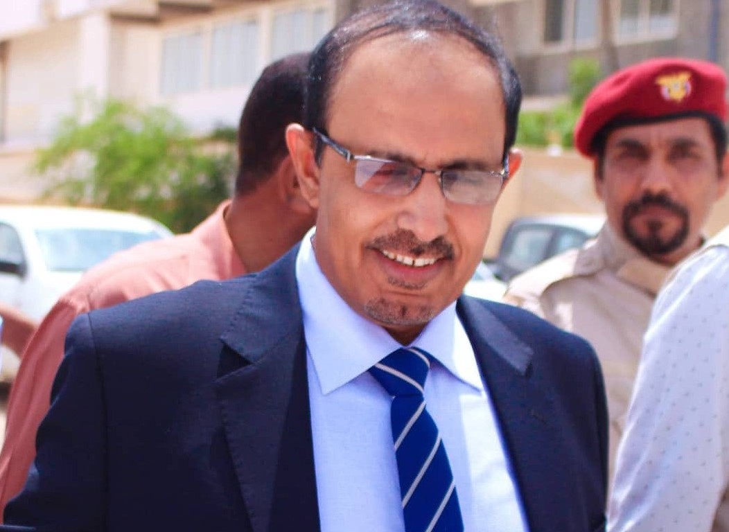 محافظ حضرموت يؤكد إنهاء التظاهرات ويلقي باللوم على "الميليشيات"
