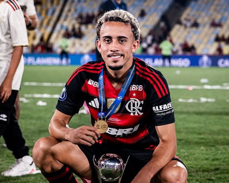 الأهلي السعودي يخطو خطوة حاسمة نحو التعاقد مع البرازيلي ماثيوس غونسالفيس
