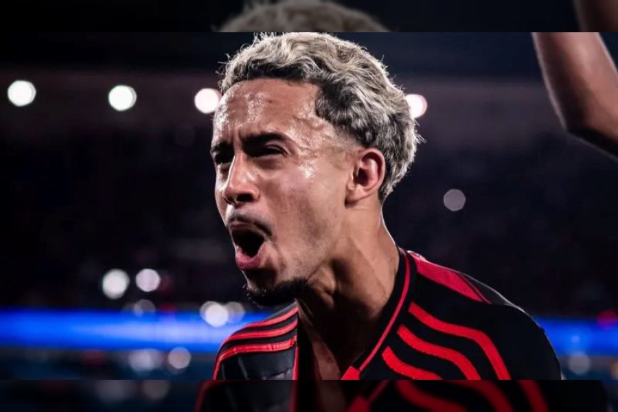 الأهلي السعودي يعلن تعاقده مع نجم فلامنغو البرازيلي ماتيوس غونسالفيس
