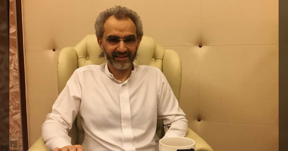 بعمر السبعين.. الأمير الوليد بن طلال يتسلق قمة جبلية في المملكة.. فيديو يوثق لحظة الوصول