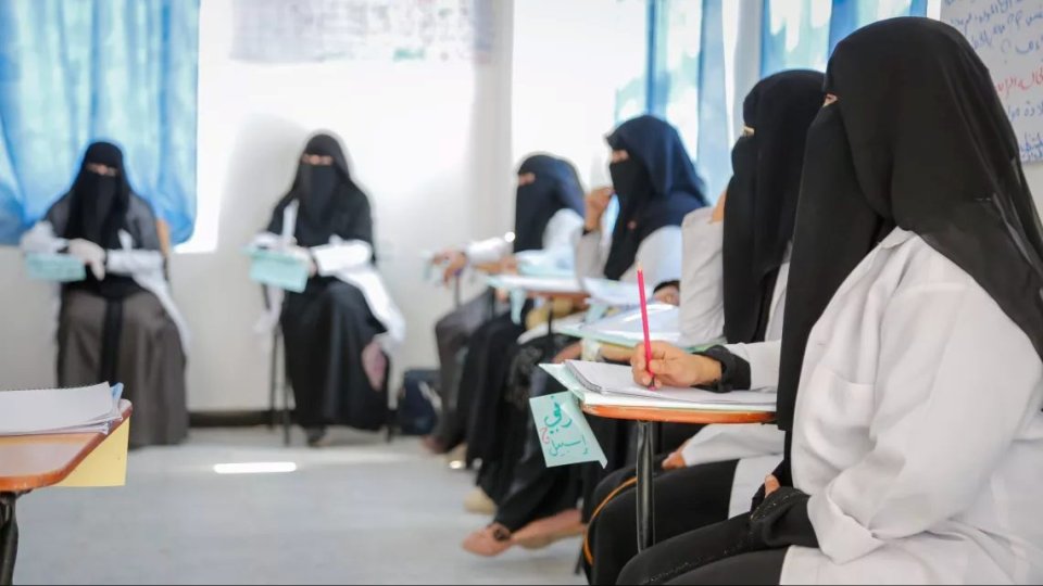 تحذير أممي: 600 ألف يمنية مهددات بفقدان خدمات الولادة