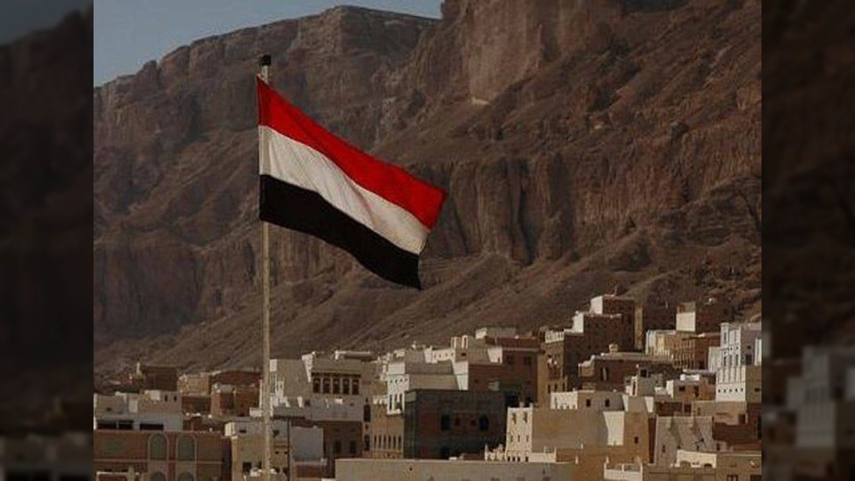 لماذا رفضتها الصين.. الحكومة اليمنية ترحب بعقوبات أمريكية غير مسبوقة ضد الحوثيين