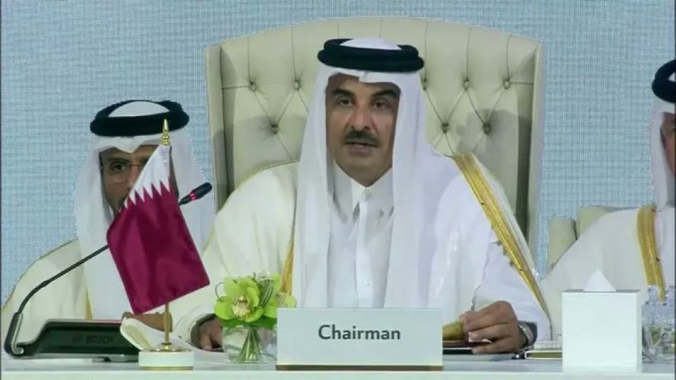 في كلمته بالقمة الطارئة.. أمير قطر يحذّر من مخططات نتنياهو ويؤكد على مواجهة العدوان الإسرائيلي بكافة الوسائل المتاحة