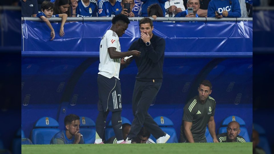 تحدث عن ابتسامة فينيسيوس.. تشابي ألونسو يواجه أول ديربي له مع ريال مدريد ضد أتلتيكو مدريد