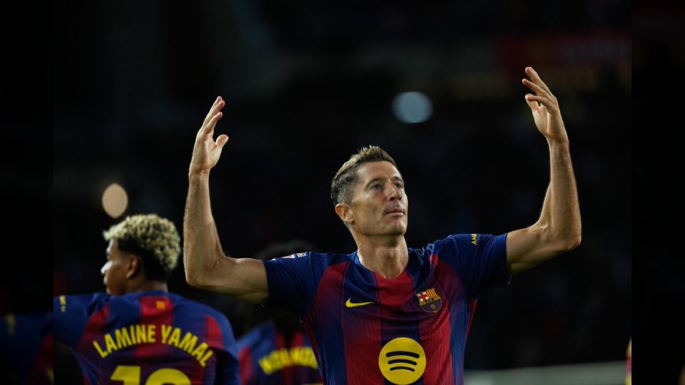 برشلونة يصعد إلى صدارة ترتيب الدوري الإسباني بعد انتصاره على ريال سوسييداد
