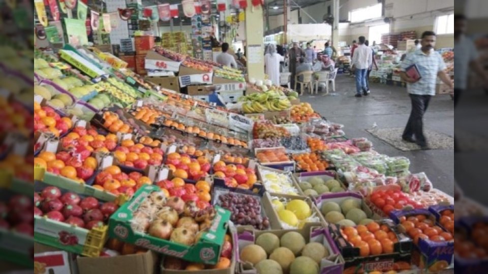 اختلاف واضح في أسعار الخضار والفواكه بأسواق عدن اليوم
