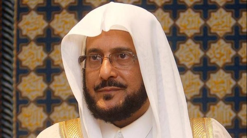 وزير الشؤون الإسلامية عبداللطيف الشيخ يوجه خطباء الجوامع للحديث عن أزمة ارتفاع الإيجارات في خطبة الجمعة القادمة