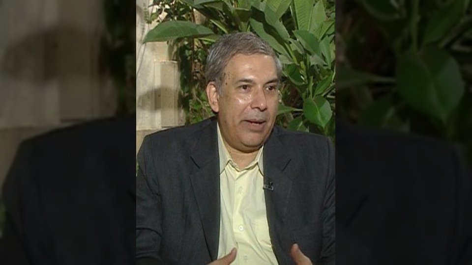وفاة عمرو دوارة.. حارس ذاكرة المسرح المصري يودع الحياة