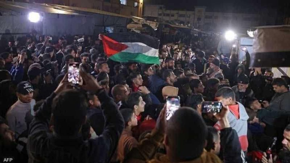 فيديوهات.. فرحة تعانق السماء في غزة بعد توقيع اتفاق تاريخي لوقف الحرب