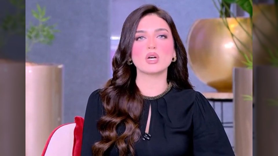 ياسمين عز تثير جدلاً بسؤال صادم عن الزواج.. وتكشف المفاجأة