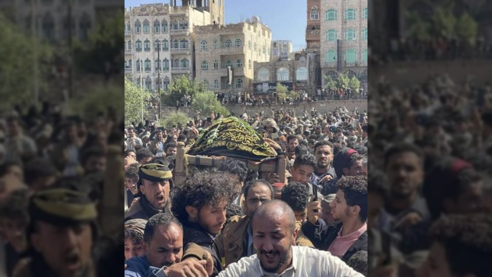 الفنان اليمني علي عنبه يوارى الثرى في صنعاء بحضور جماهيري كبير