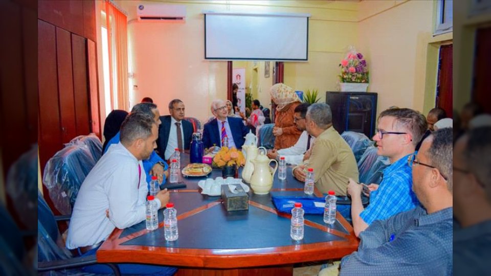 سفير ألمانيا يزور جامعة عدن لتعزيز التعاون في مجال تمكين المرأة والبحث العلمي