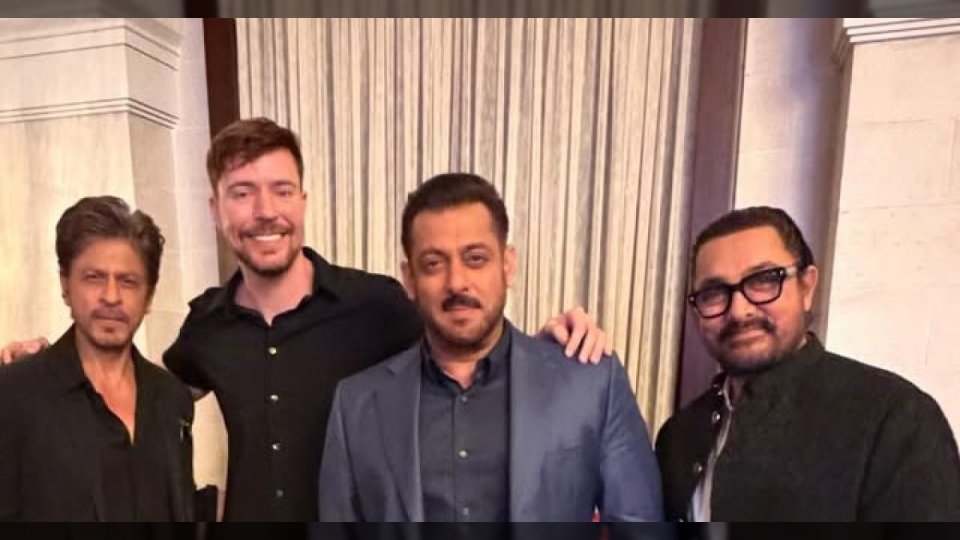 شاروخان وسلمان خان.. لقاء نادر يجمع مستر بيست مع عمالقة بوليوود في الرياض