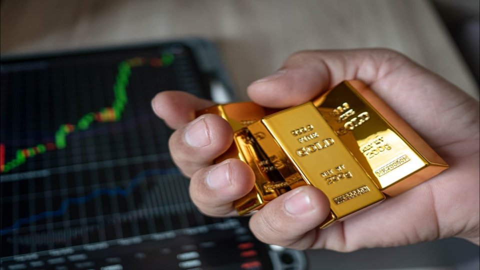 تراجع مفاجئ في أسعار الذهب مع صعود الدولار وجني الأرباح