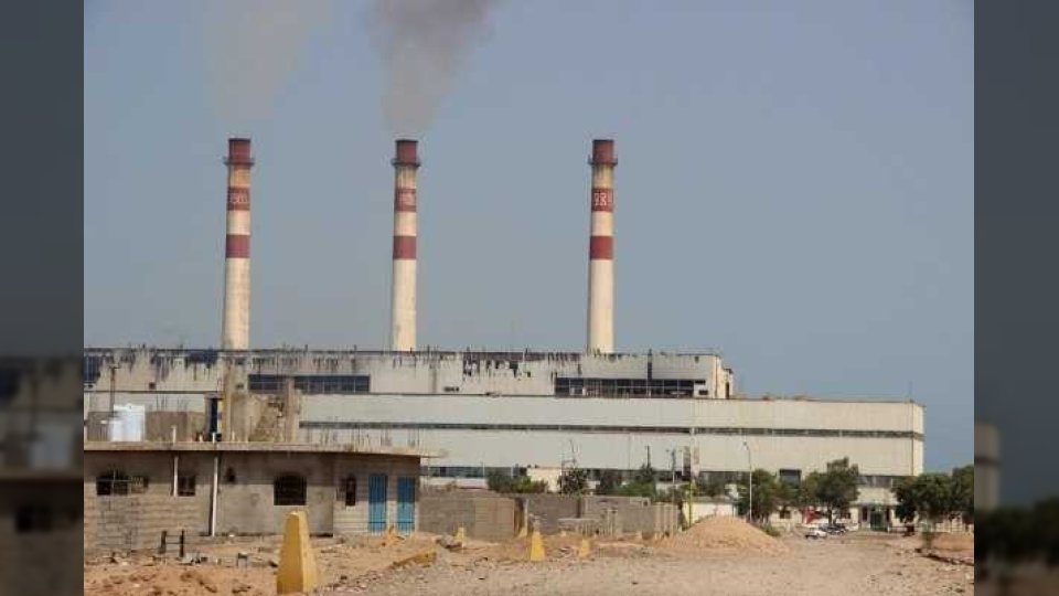 انفراجة في أزمة الكهرباء بعد وصول وقود لمحطات التوليد في عدن