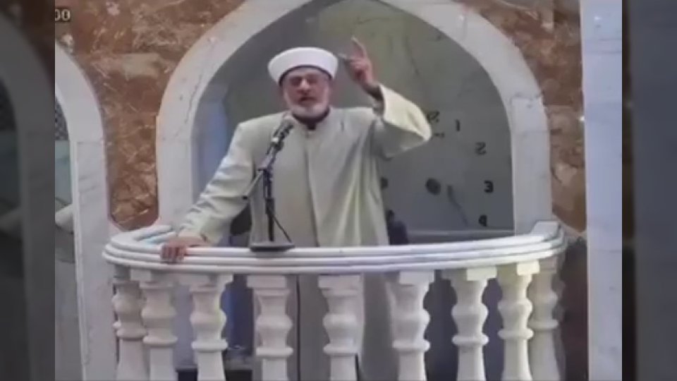 شاهد آخر ما قاله.. وفاة الشيخ سعيد الجبوري إمام جامع خالد بن الوليد ببغداد بعد أداء خطبة الجمعة
