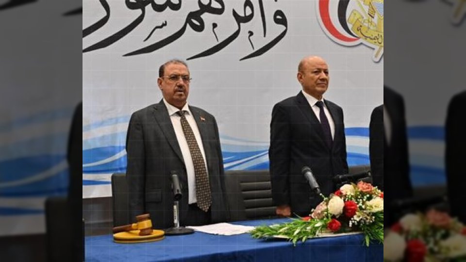 سلطان البركاني يتهم رشاد العليمي وعيدروس الزبيدي بتعطيل البرلمان ويكشف تفاصيل صادمة في رسالة داخلية