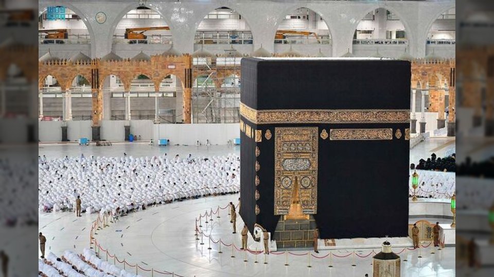 كم مدة الاقامة؟ السعودية تقلص صلاحية تأشيرة العمرة إلى 30 يوماً