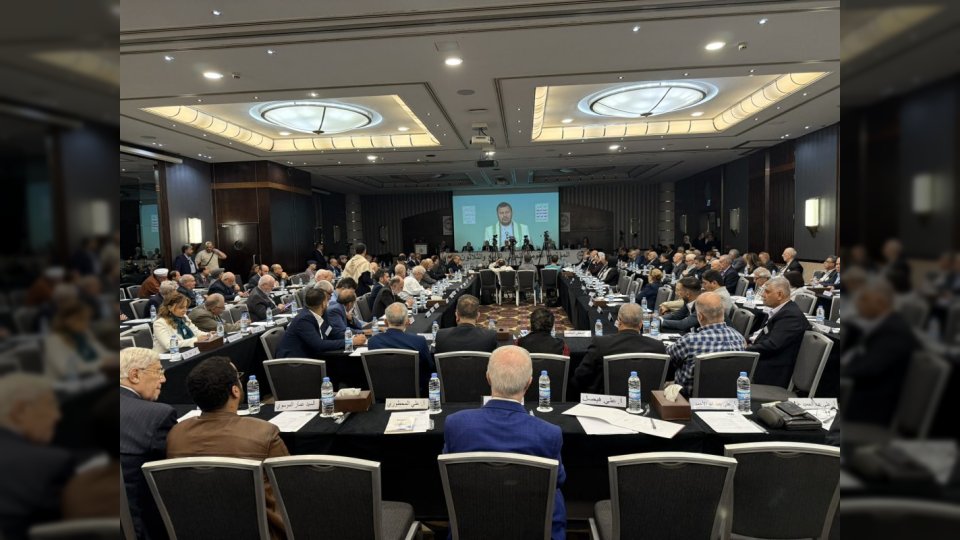 جدل واسع بعد ظهور عبد الملك الحوثي في مؤتمر قومي ببيروت يقوده حمدين صباحي