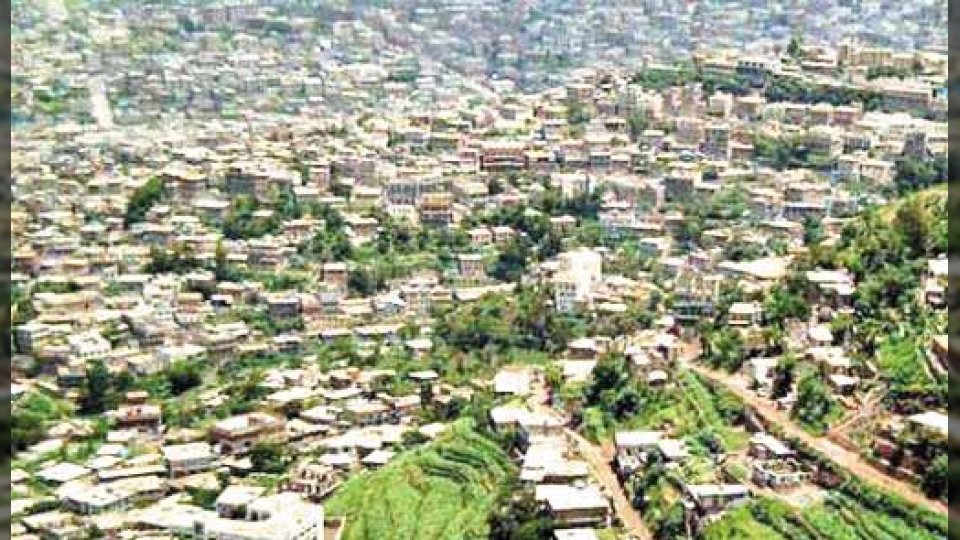 انفجار عنيف يهز قرية الرزم في حجة إثر سقوط طائرة حوثية مسيرة