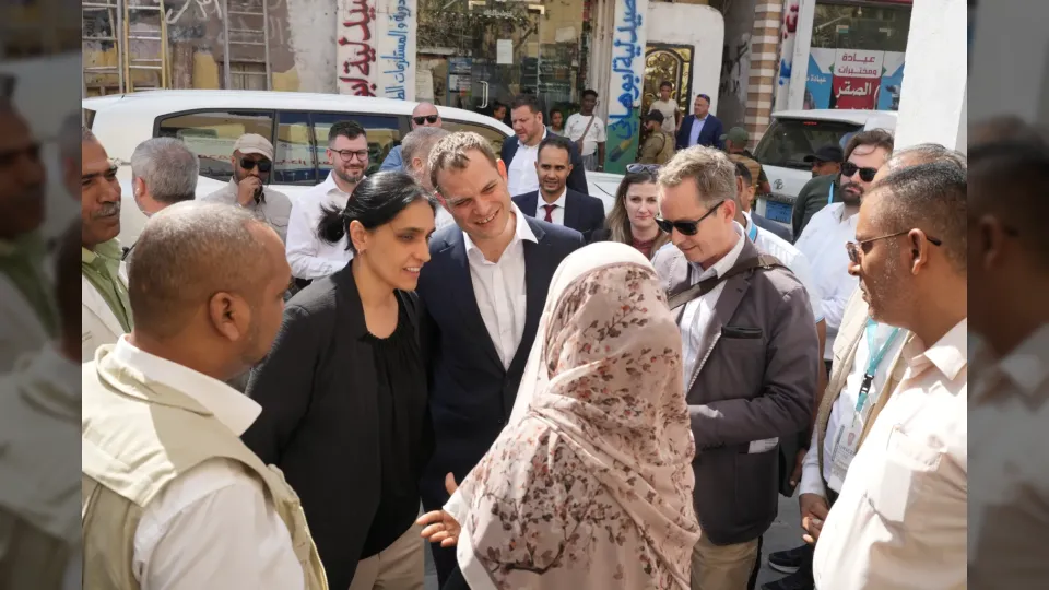 المملكة المتحدة تؤكد عمق العلاقات مع اليمن خلال زيارة رسمية لعدن