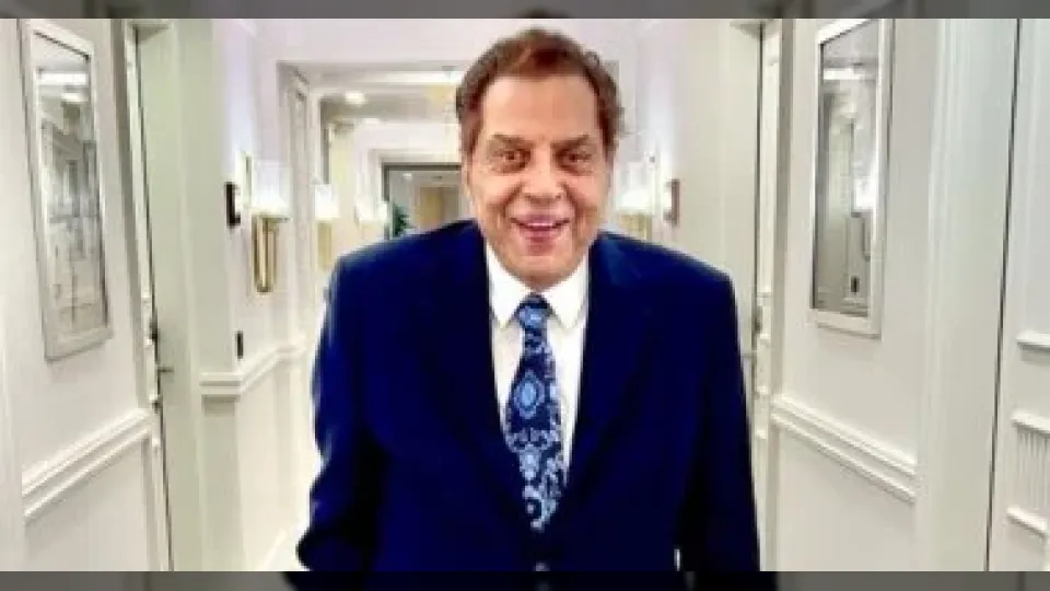 وفاة دارمندرا ديول أسطورة بوليوود والرجل الحديدي عن 89 عاماً