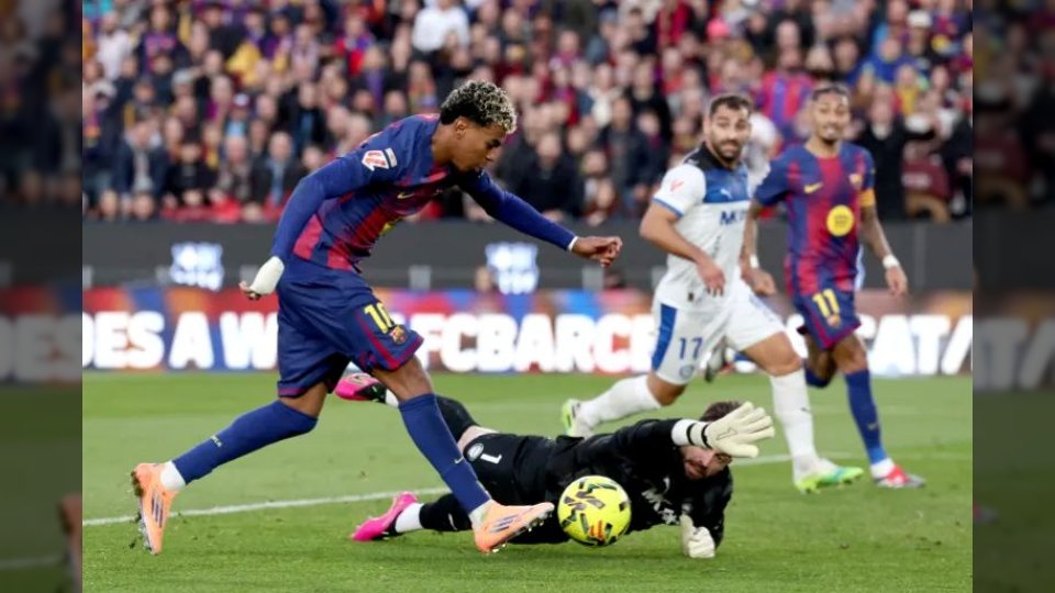 برشلونة يتصدر ترتيب الدوري الإسباني بعد انتصار صعب على ألافيس