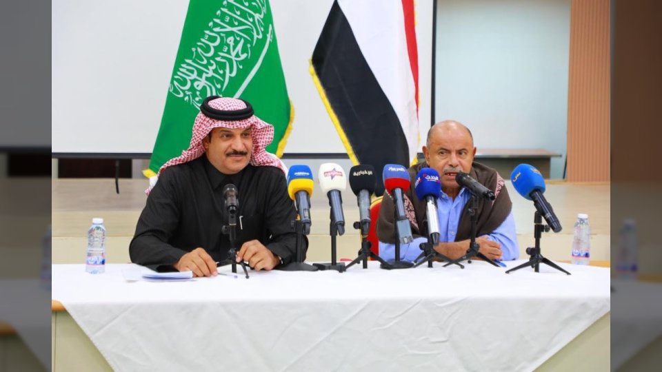 رئيس الوفد السعودي اللواء القحطاني يطالب بسحب القوات الخارجية من حضرموت وتسليم مواقعها لـ"درع الوطن"
