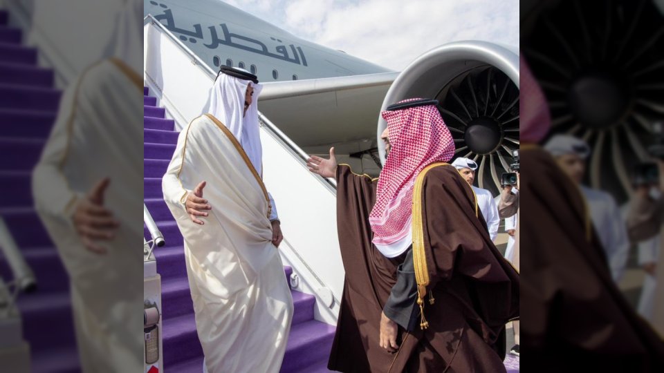 ملف اليمن على الطاولة.. وصول أمير قطر إلى الرياض واستقبال محمد بن سلمان له تمهيداً لاجتماعات مجلس التنسيق المشترك