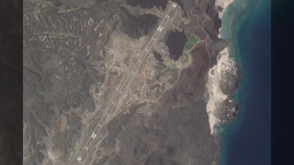 منشآت عسكرية في الجزر اليمنية تفتح باب الصراع الإقليمي في البحر الأحمر