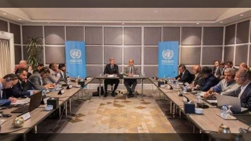 رابطة أمهات المختطفين تطالب باستبعاد رئيس لجنة شؤون الأسرى الحوثي ومنعه من المشاركة في مفاوضات مسقط