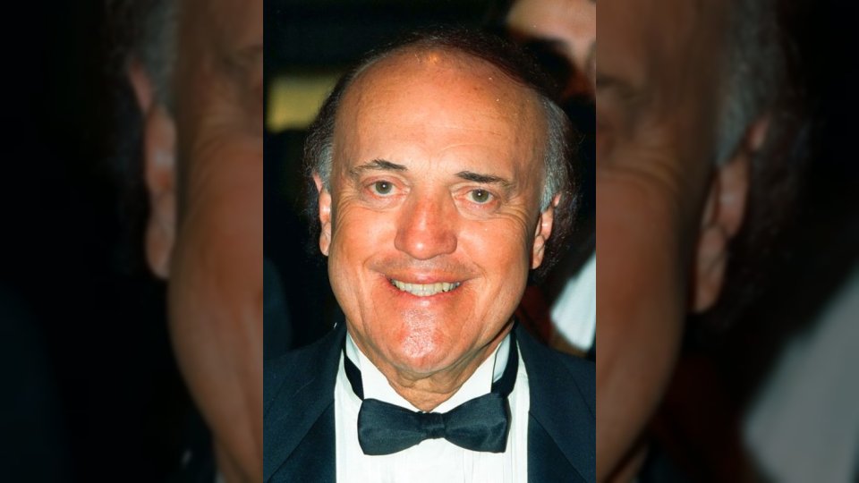 وفاة مراسل الحروب بيتر أرنيت عن 91 عاماً