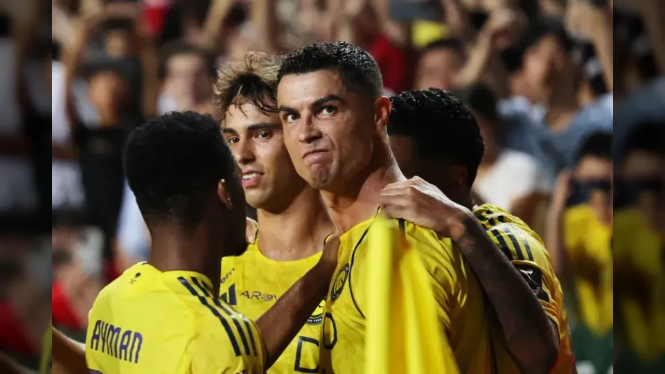 فيفا يرفع حظر التسجيل عن نادي النصر السعودي