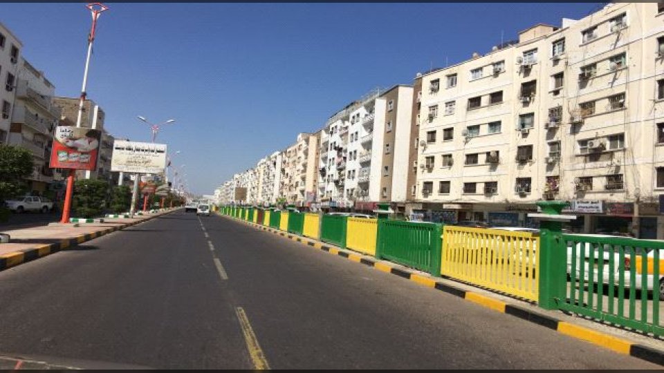 محافظ عدن يقرر حظر المظاهرات والفعاليات الجماهيرية لتثبيت الأمن والاستقرار