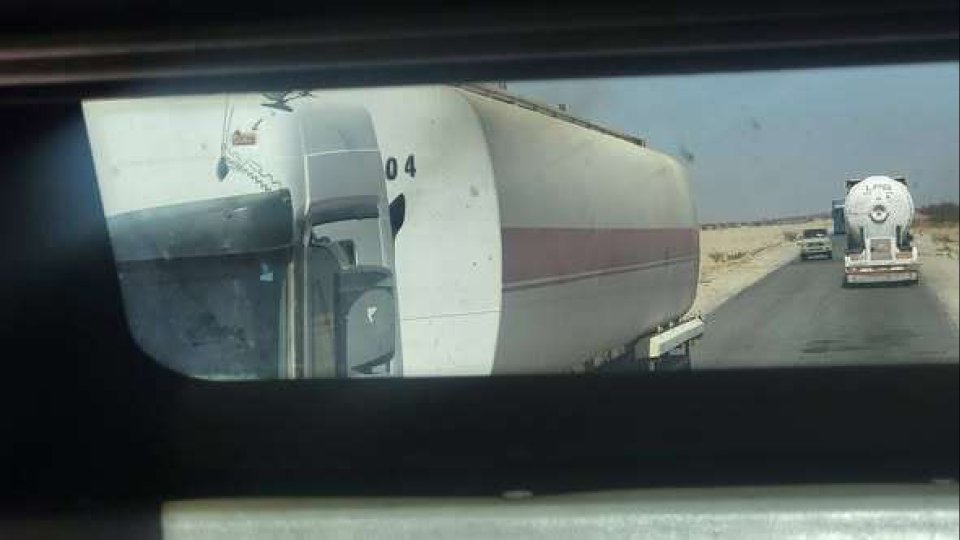 تحركات مكثفة لمقطورات الغاز المنزلي صوب مدينة عتق لإنهاء أزمة الوقود في شبوة