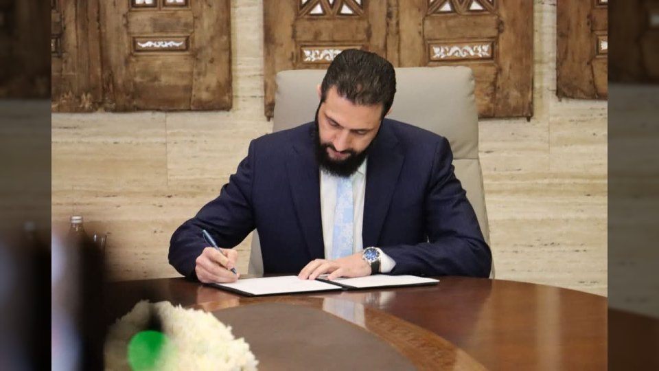 الرئيس أحمد الشرع يوقع اتفاقية تاريخية لدمج قوات "قسد" في مؤسسات الدولة السورية