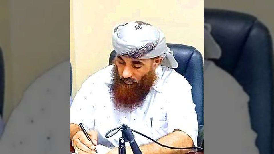 تهديدات إماراتية سبقت استهداف موكبه.. تفاصيل جديدة حول حول محاولة اغتيال حمدي شكري في عدن