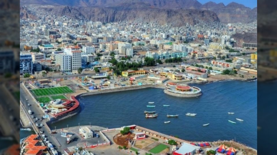 إسقاط طائرة مسيرة حاولت استهداف معسكر التحالف العربي في عدن