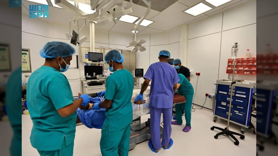 إنقاذ مسن يمني في سقطرى.. تدخل طبي سعودي عاجل ينهي خطر نزيف حاد بالدماغ