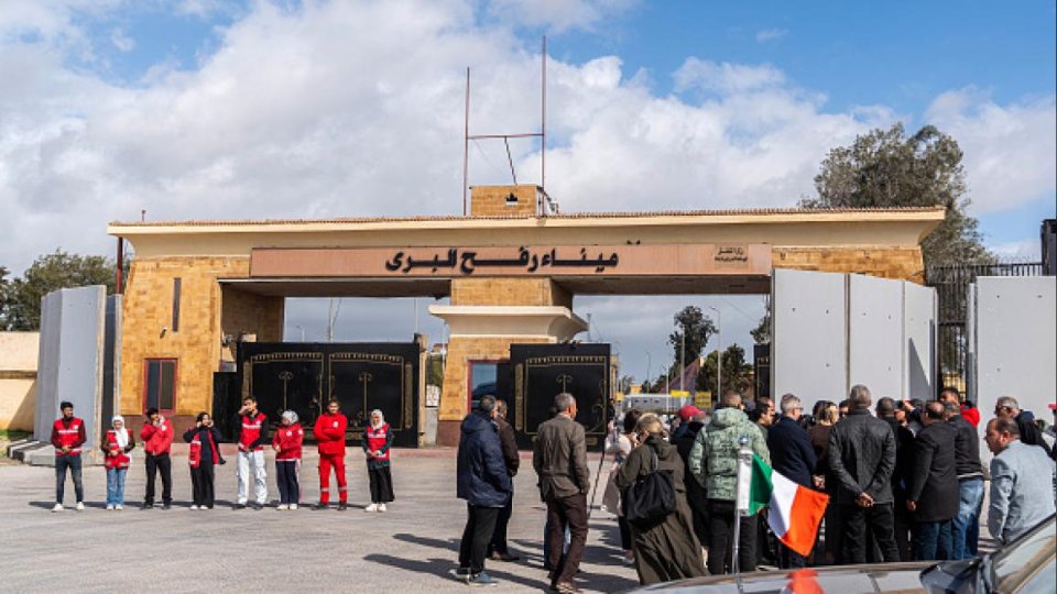 معبر رفح على وشك الفتح.. ضغوط دولية تدفع لإعادة تشغيله بالاتجاهين خلال أيام