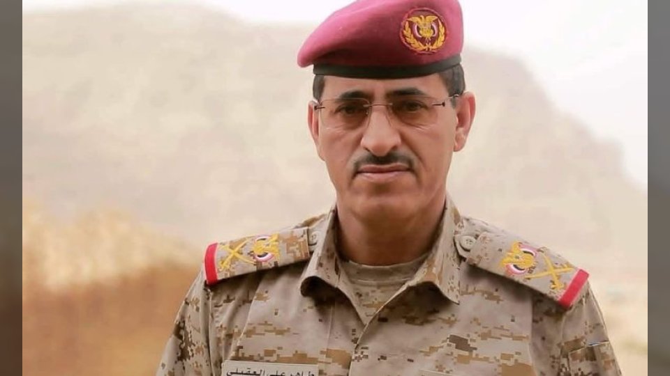 هاشم الأحمر يعلق على تعيين العقيلي وزيراً للدفاع