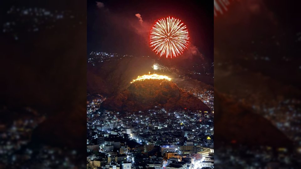 إيقاد شعلة الذكرى الـ15 لثورة فبراير من قلعة القاهرة في تعز