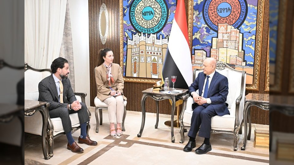 رشاد العليمي يشيد بالموقف الأمريكي الحازم تجاه الحوثيين وإيران