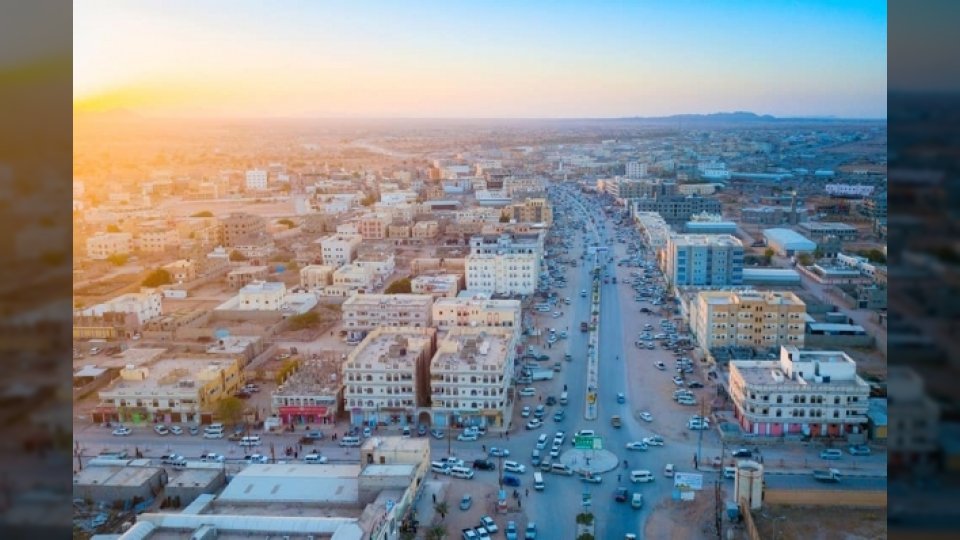 فيديو.. القوات الحكومية تحبط محاولة اقتحام ديوان محافظة شبوة من قبل مسلحي "الانتقالي المنحل"