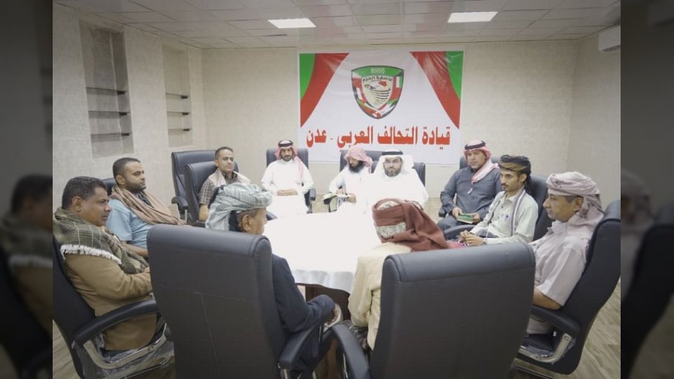 تفاصيل لقاء في عدن يجمع مستشار قائد التحالف بمشايخ ردفان