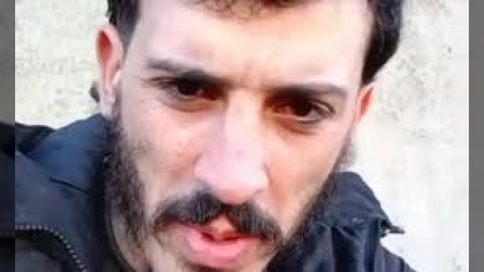 فيديو انتحار الشاب رشيد حيرش يهز مدينة برج منايل في الجزائر