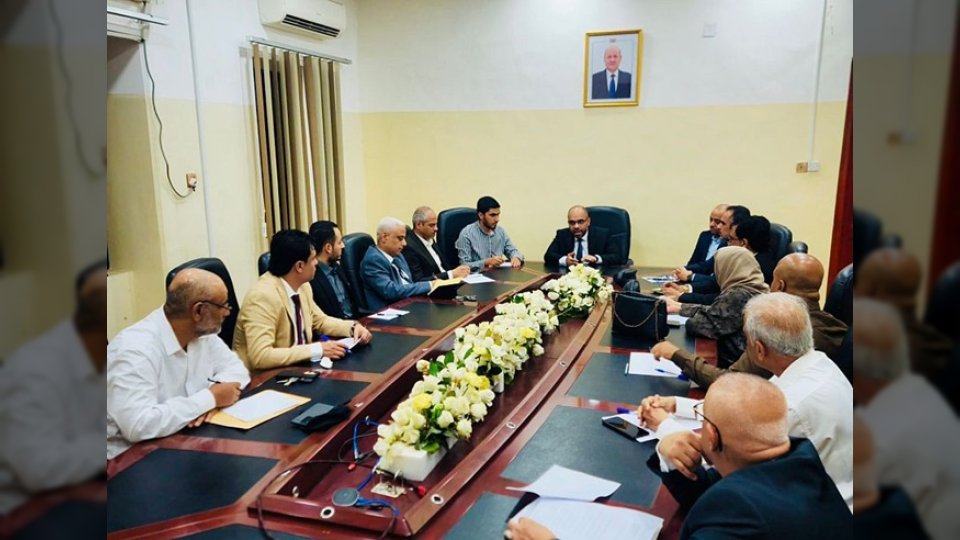 وزير الاتصالات يؤكد التوجه لمعالجة أوضاع الشركات غير القانونية وتطوير قطاع البريد